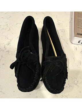 Minnetonka Black Suede Moccasin Loafers - Women Size 8.5